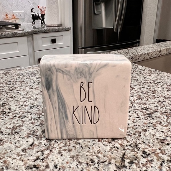 Rae Dunn BE KIND Desk Plaque Sign - Picture 4 of 12